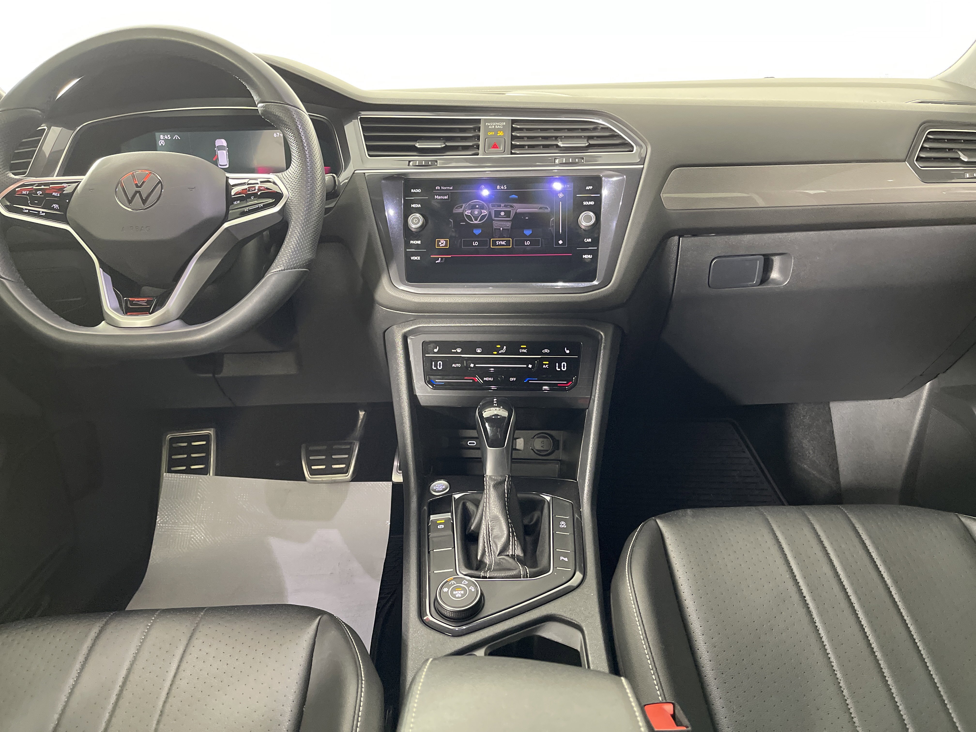 Used 2022 Volkswagen Tiguan SE R-Line image 15