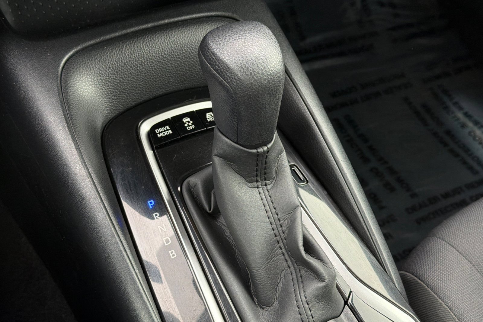 Used 2022 Toyota Corolla LE w/ Carpet Mat Package (TMS) FWD image 23