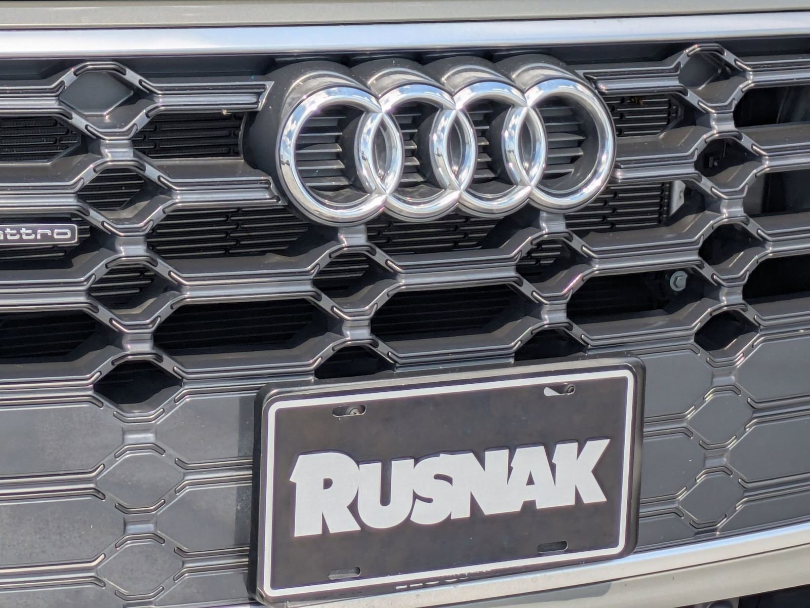 Used 2023 Audi Q5 e Premium w/ Convenience Package image 26