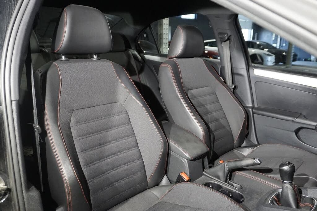 Used 2012 Volkswagen Jetta GLI FWD image 17