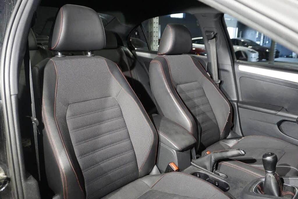 Used 2012 Volkswagen Jetta GLI FWD image 17