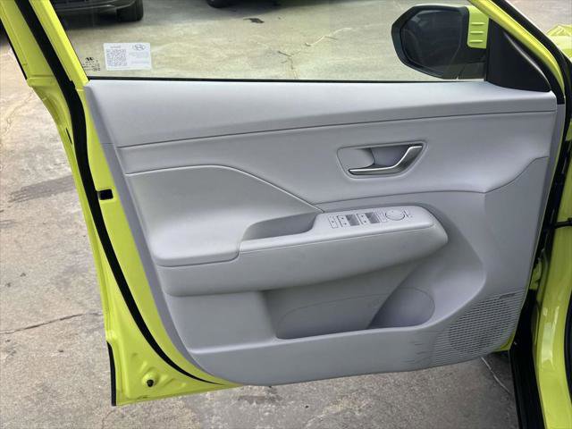 Used 2025 Hyundai Kona Limited image 14