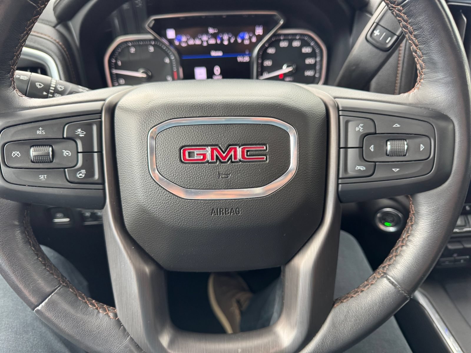 Used 2022 GMC Sierra 3500 AT4 w/ AT4 Premium Plus Package AWD/4WD image 14