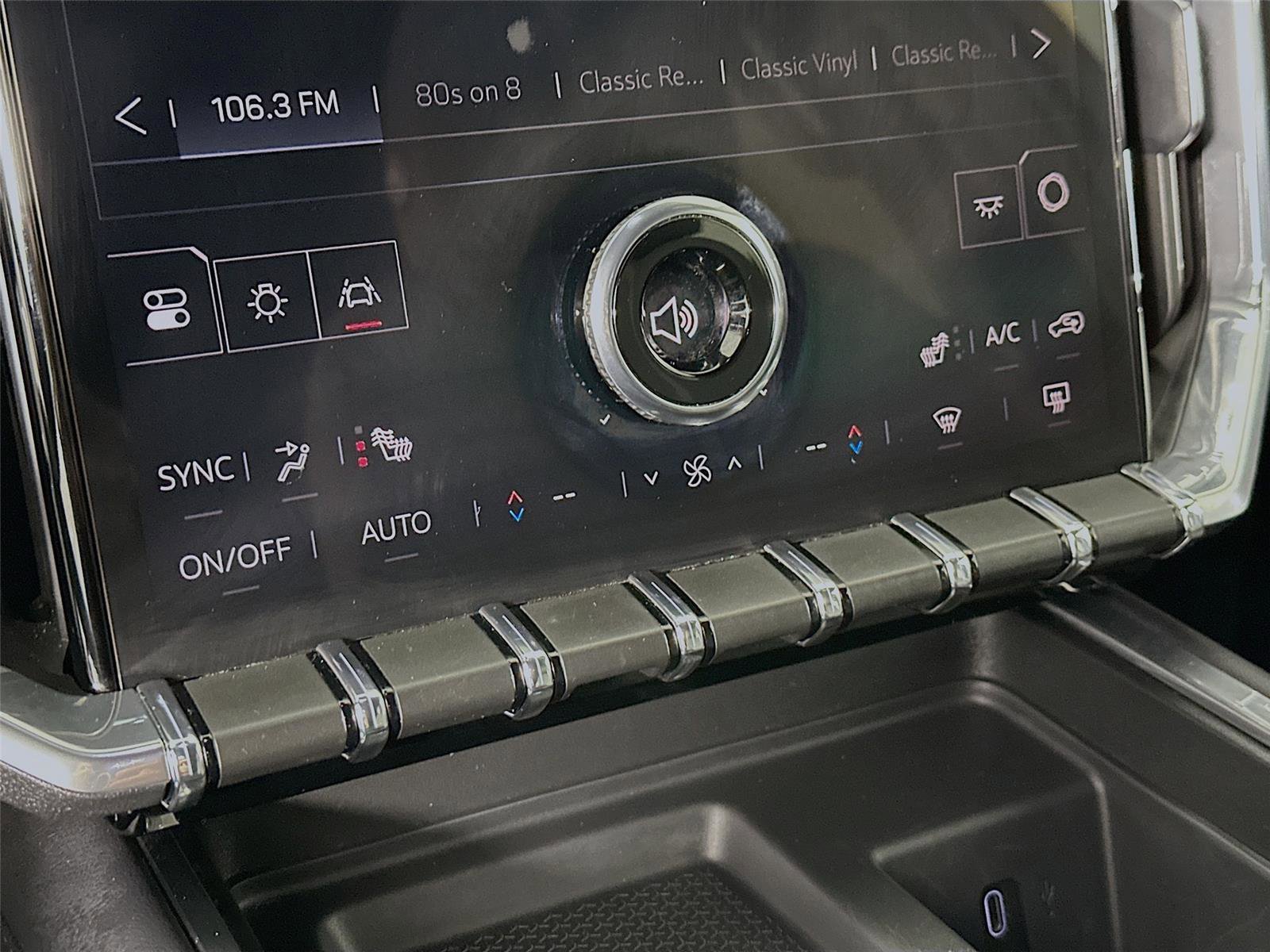 Used 2025 GMC Acadia Elevation image 16