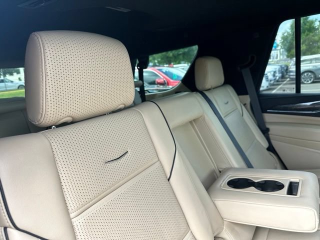 Used 2024 Cadillac Escalade Premium Luxury w/ Performance Package AWD/4WD image 14