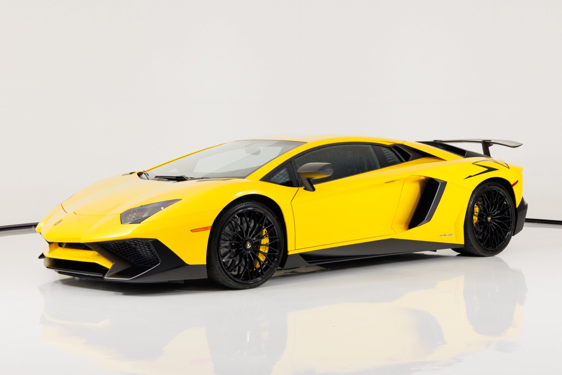 Used 2016 Lamborghini Aventador LP 750-4 Superveloce AWD/4WD image 8