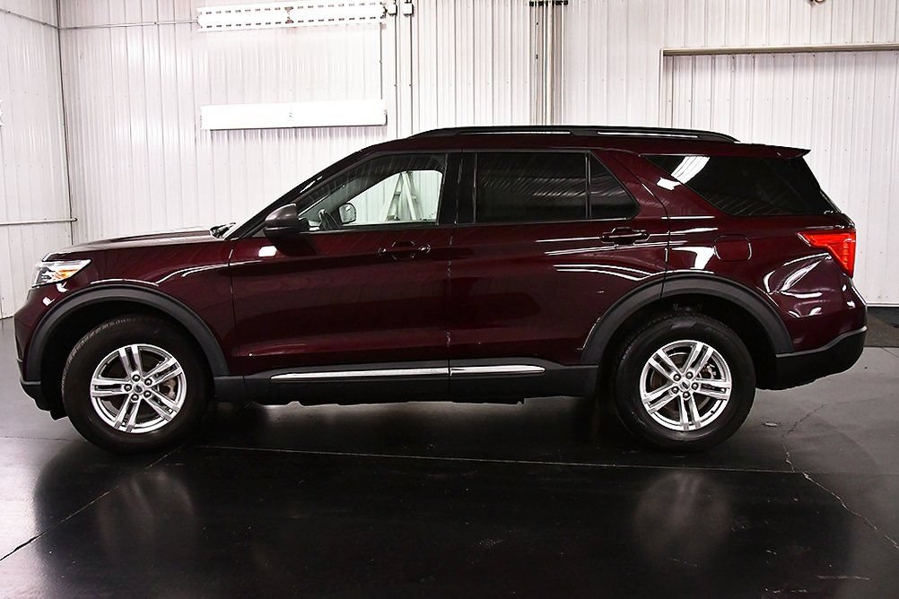 Used 2022 Ford Explorer XLT AWD/4WD image 4