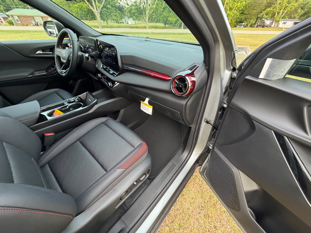 New 2026 Chevrolet Equinox RS w/ Convenience Package III FWD image 26