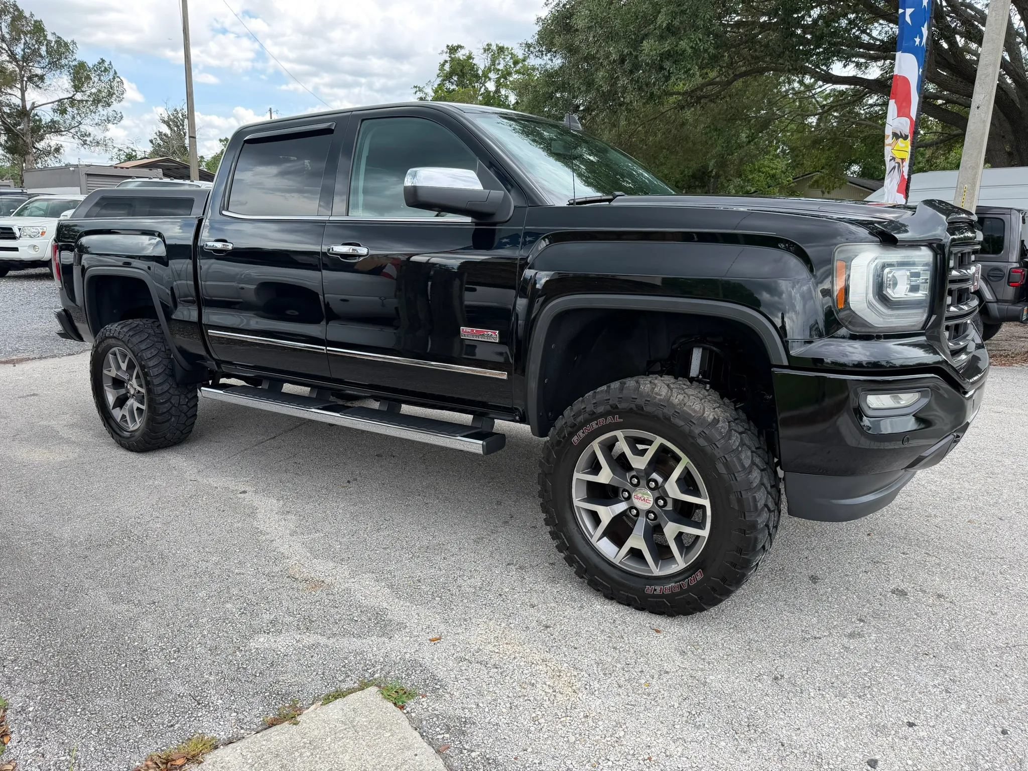 Used 2016 GMC Sierra 1500 SLT w/ All-Terrain Package AWD/4WD image 3