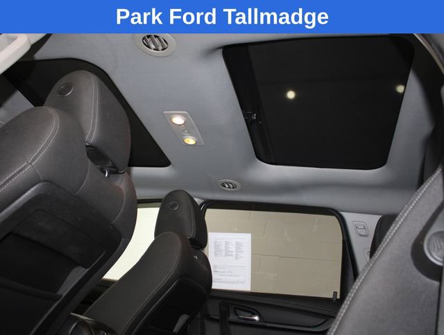 Used 2016 Chevrolet Traverse LT w/ Style and Technology Package image 21