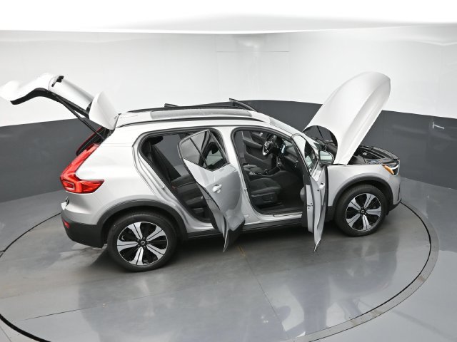 Used 2023 Volvo XC40 Recharge Plus AWD/4WD image 44