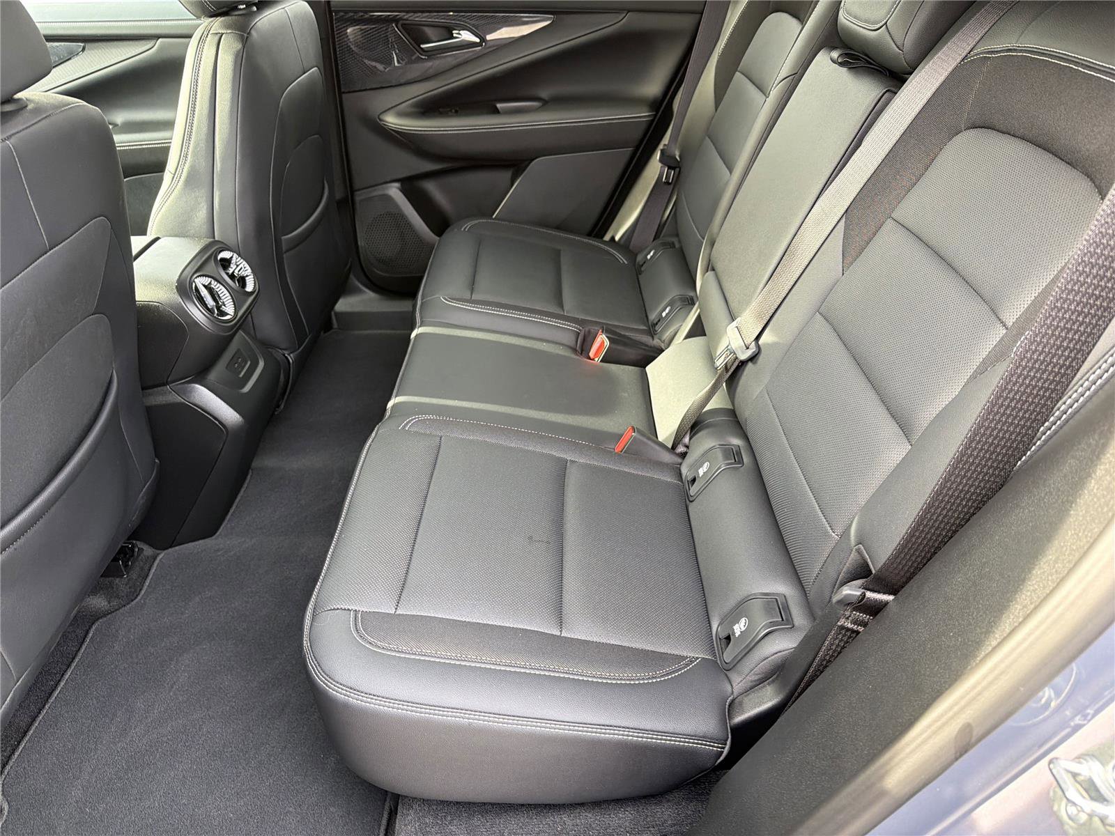 Used 2024 Chevrolet Blazer EV LT AWD/4WD image 20
