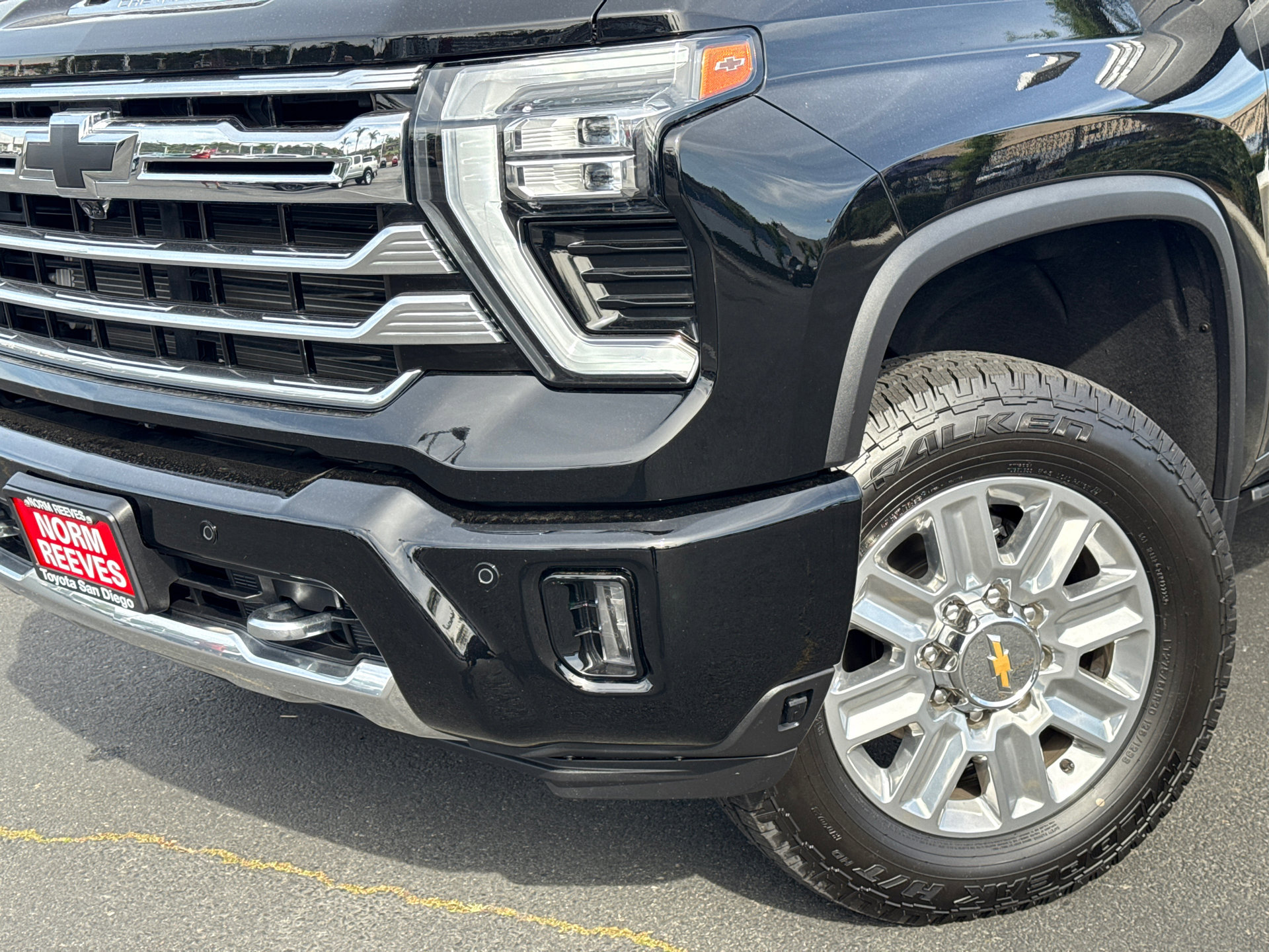 Used 2025 Chevrolet Silverado 3500 High Country w/ High Country Premium Package image 3