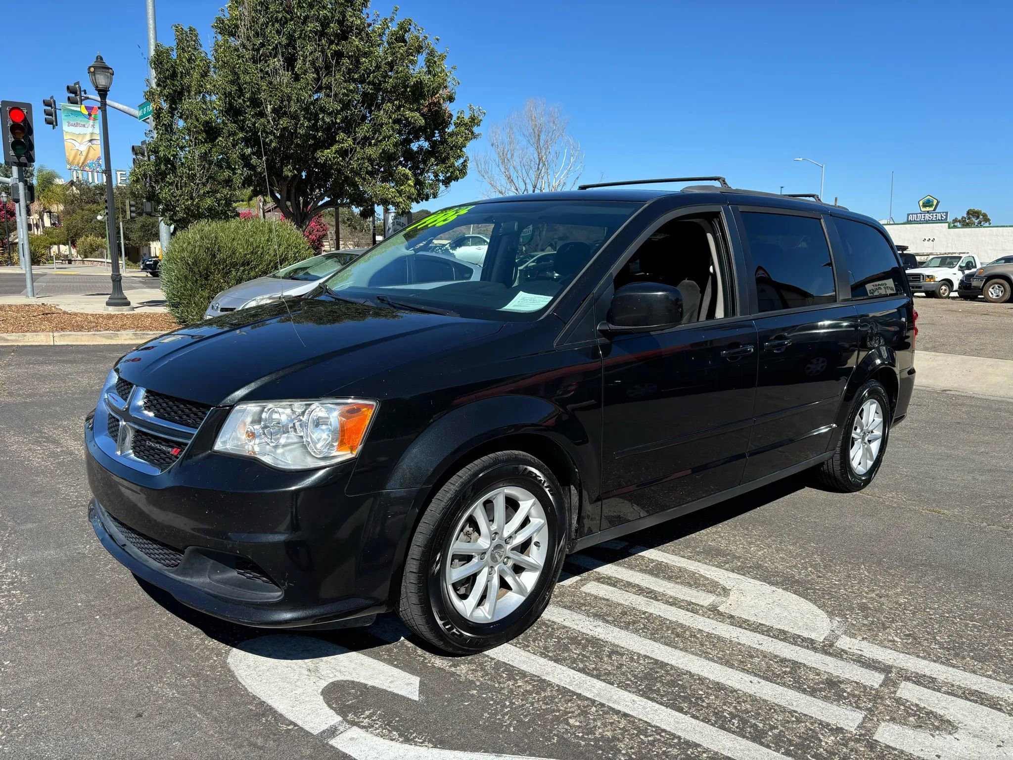 Used 2016 Dodge Grand Caravan SXT image 4