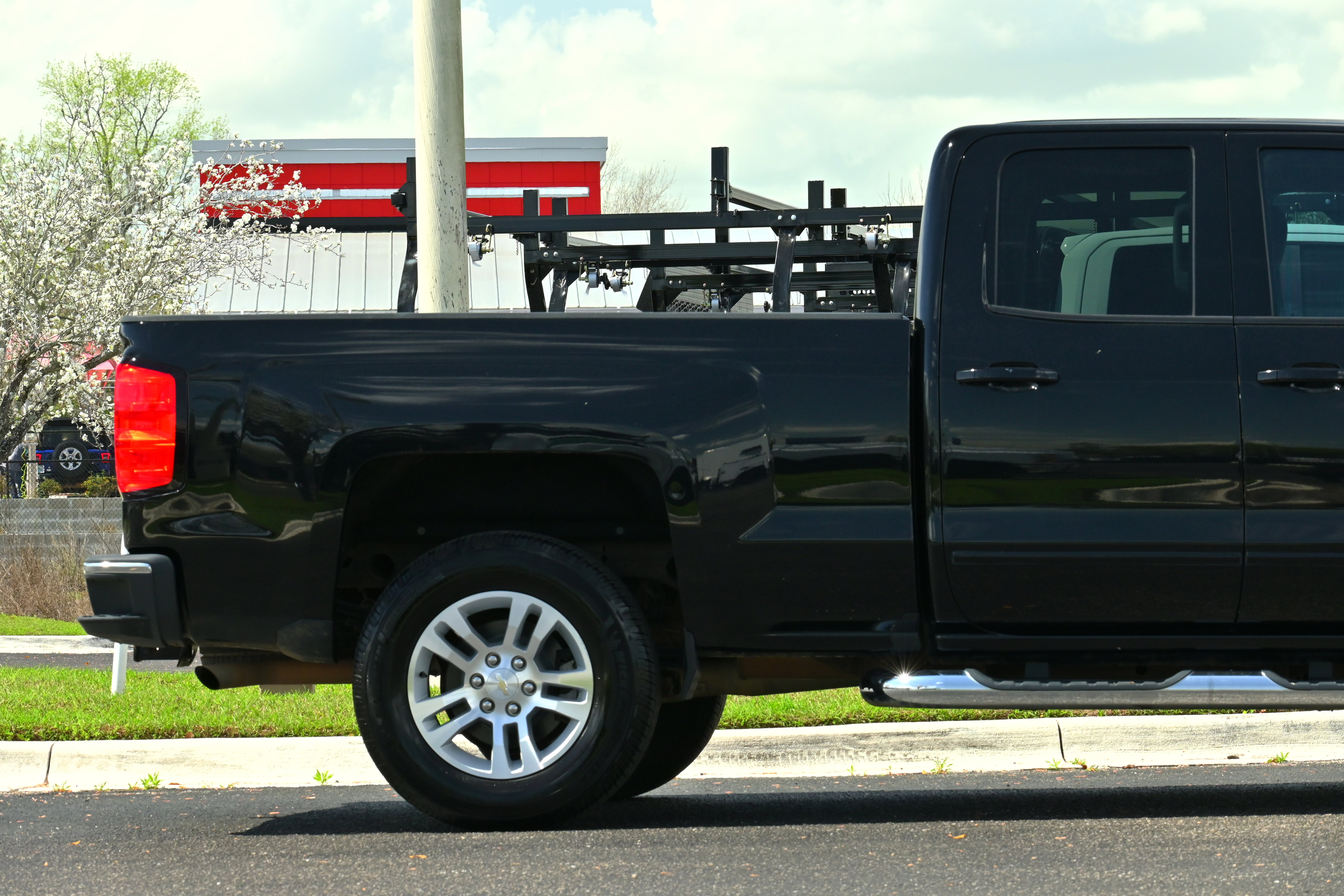 Used 2018 Chevrolet Silverado 1500 LT w/ All Star Edition image 3