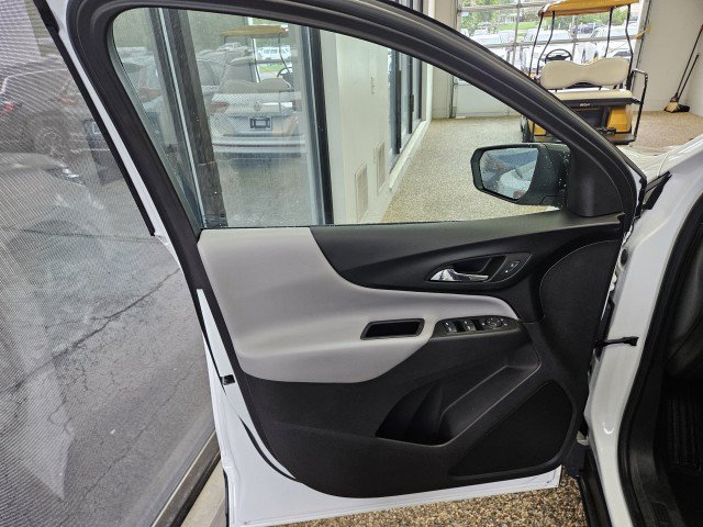 Used 2022 Chevrolet Equinox LS w/ LPO, Floor Liner Package FWD image 17