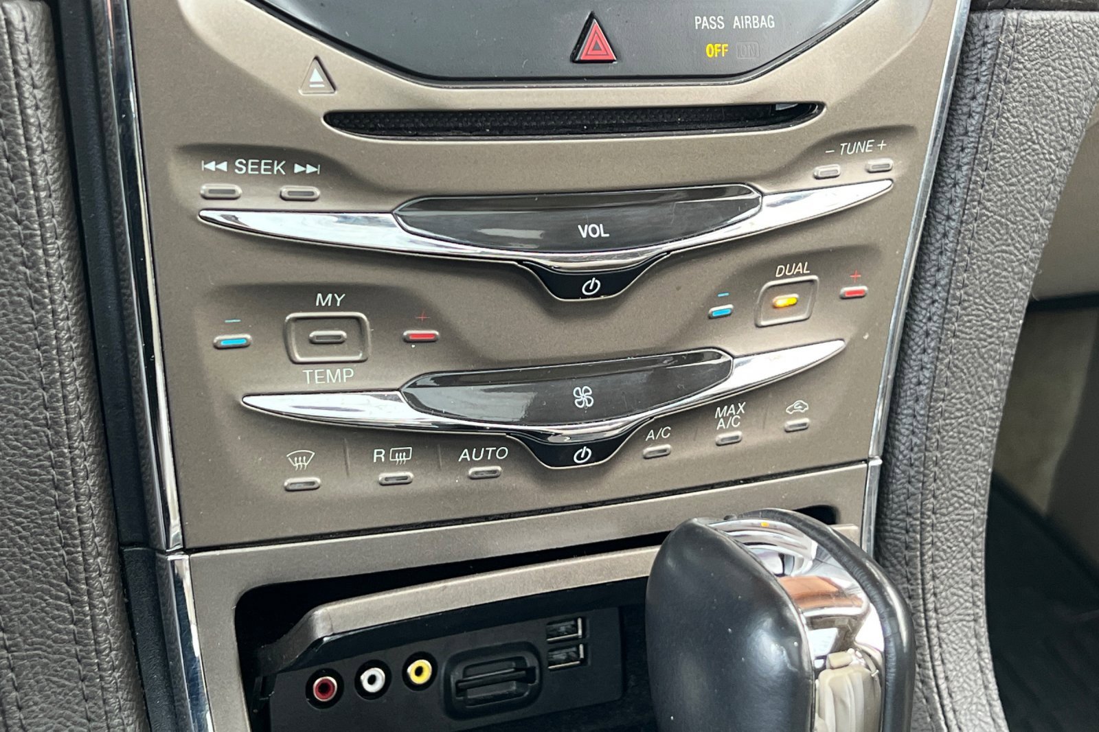 Used 2015 Lincoln MKX AWD w/ Equipment Group 102A image 27