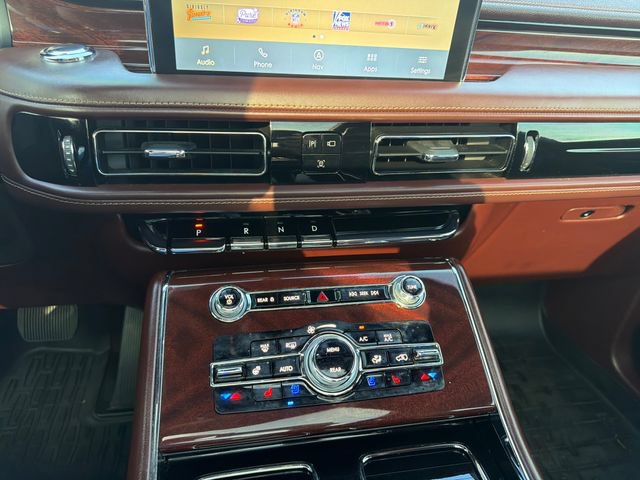Certified 2022 Lincoln Aviator Black Label w/ Class IV Trailer Tow Package AWD/4WD image 22