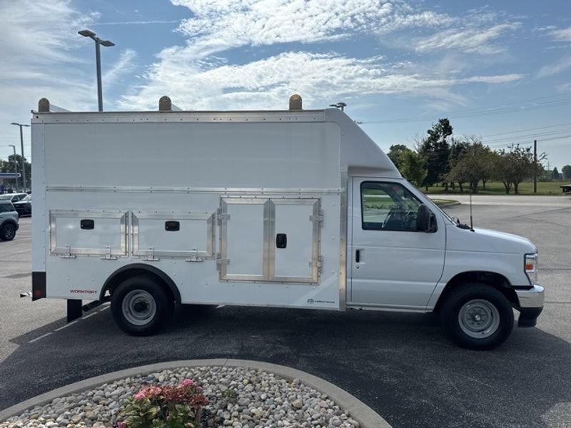 New 2026 Ford E-350 and Econoline 350 Super Duty w/ Power Equipment Group RWD image 5