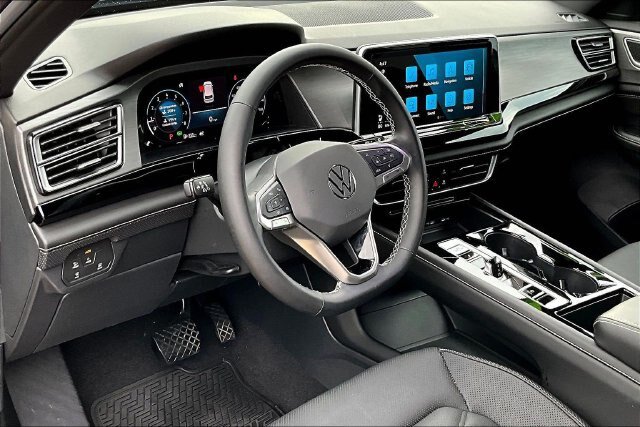 Used 2024 Volkswagen Atlas Cross Sport SE AWD/4WD image 17