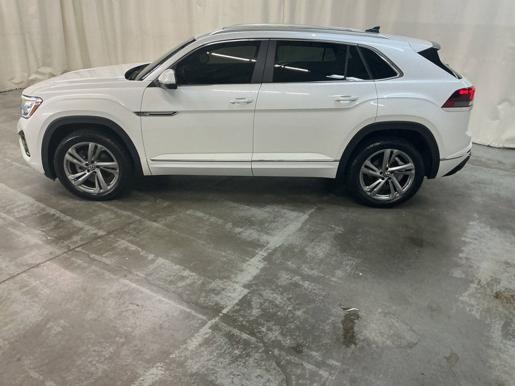 Used 2024 Volkswagen Atlas Cross Sport SEL R-Line AWD/4WD image 8