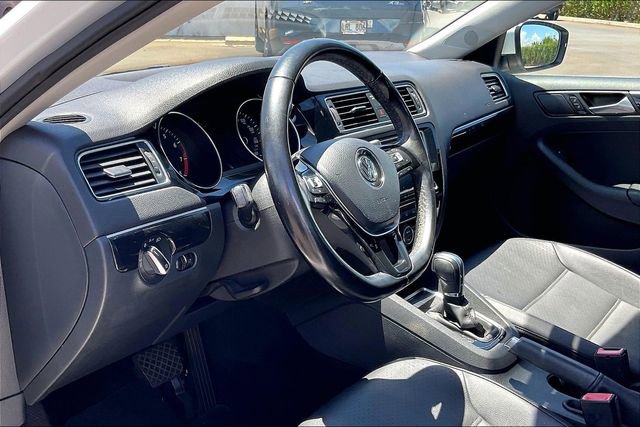 Used 2017 Volkswagen Jetta SEL FWD image 13