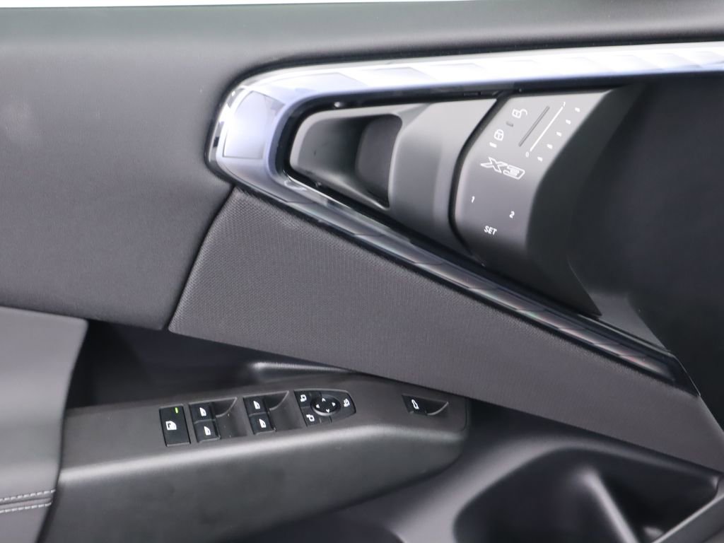 Certified 2025 BMW X3 xDrive30i w/ Convenience Package image 24