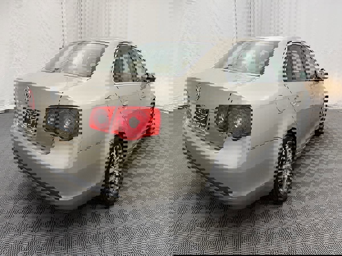 Used 2005 Volkswagen Jetta 2.5 image 3