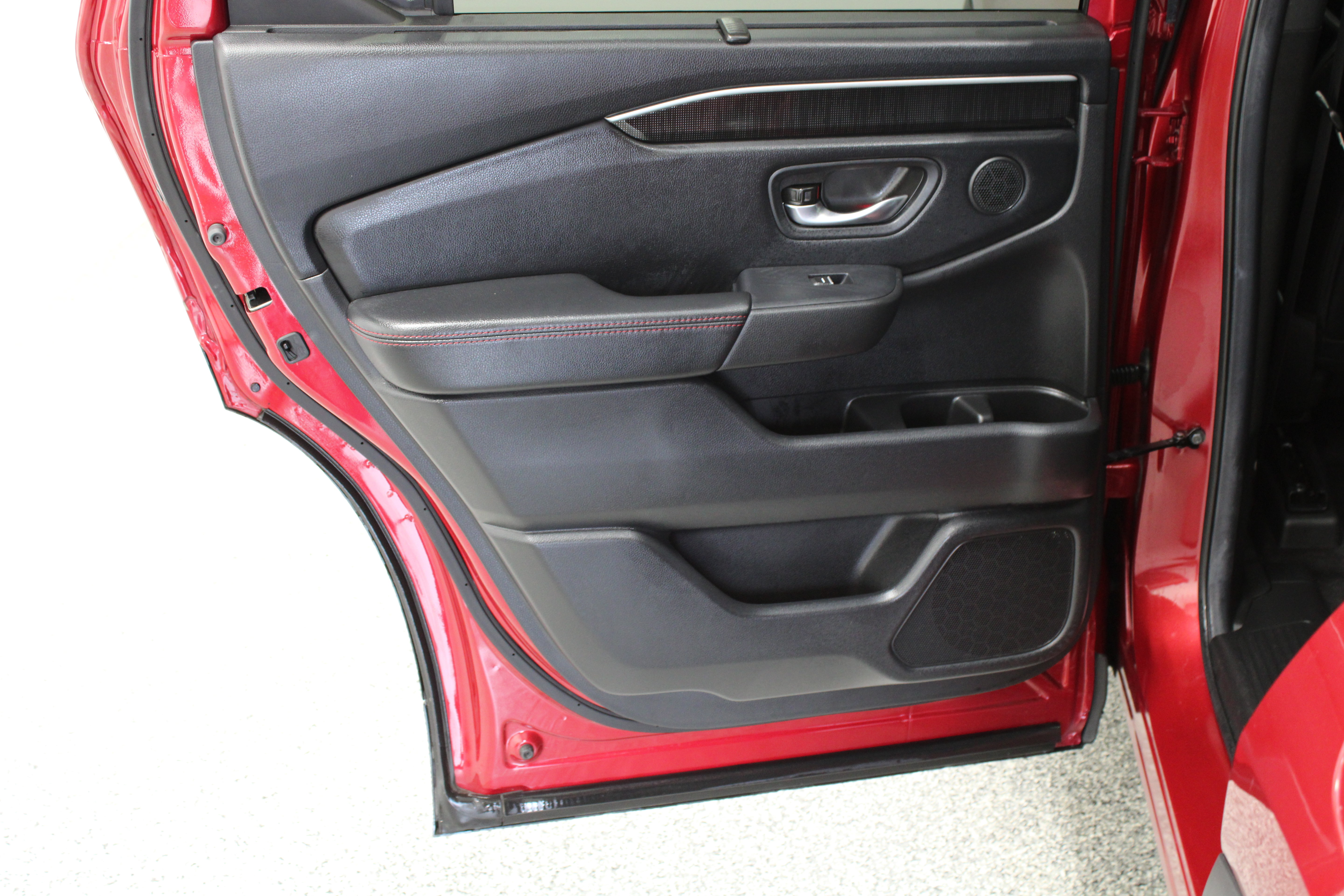 Used 2025 Honda Pilot Black Edition image 29