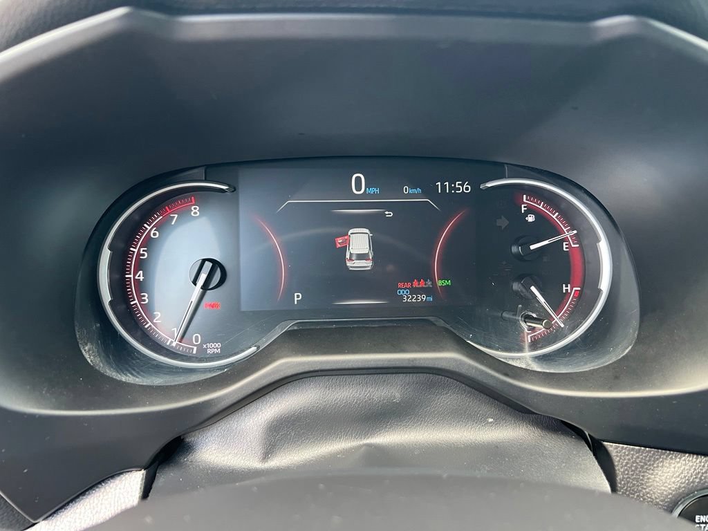Used 2025 Toyota RAV4 XLE FWD image 40