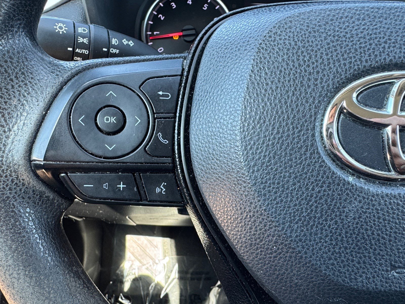 Used 2021 Toyota RAV4 XLE image 19