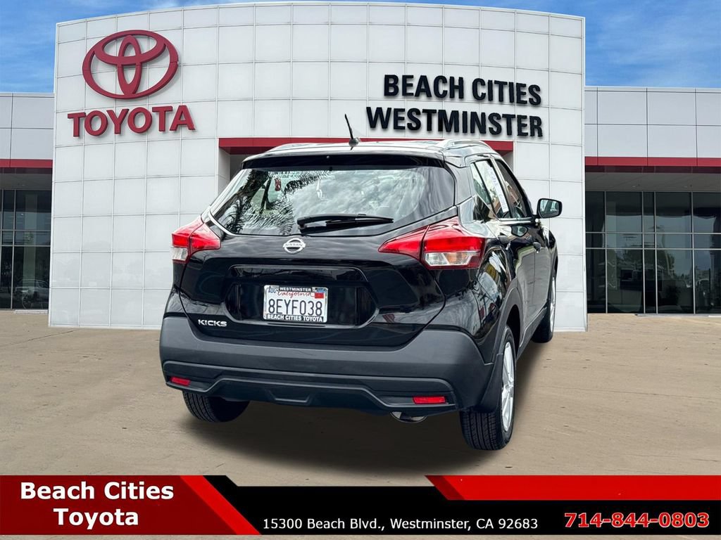 Used 2018 Nissan Kicks S FWD image 11