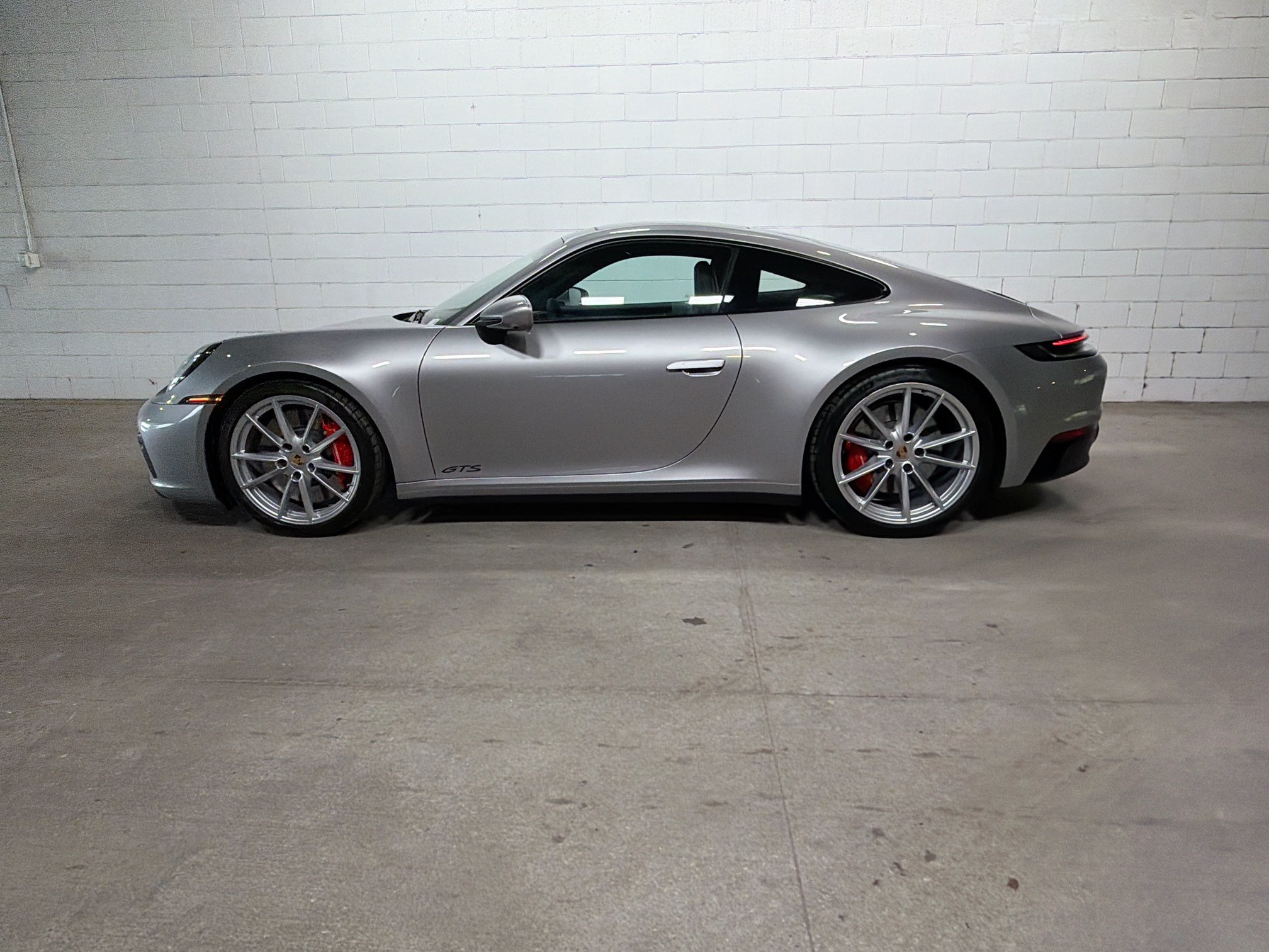 Certified 2024 Porsche 911 Carrera GTS RWD image 2