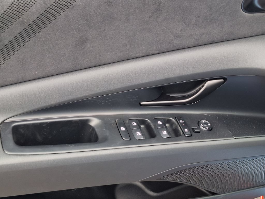 New 2026 Hyundai Elantra N FWD image 9