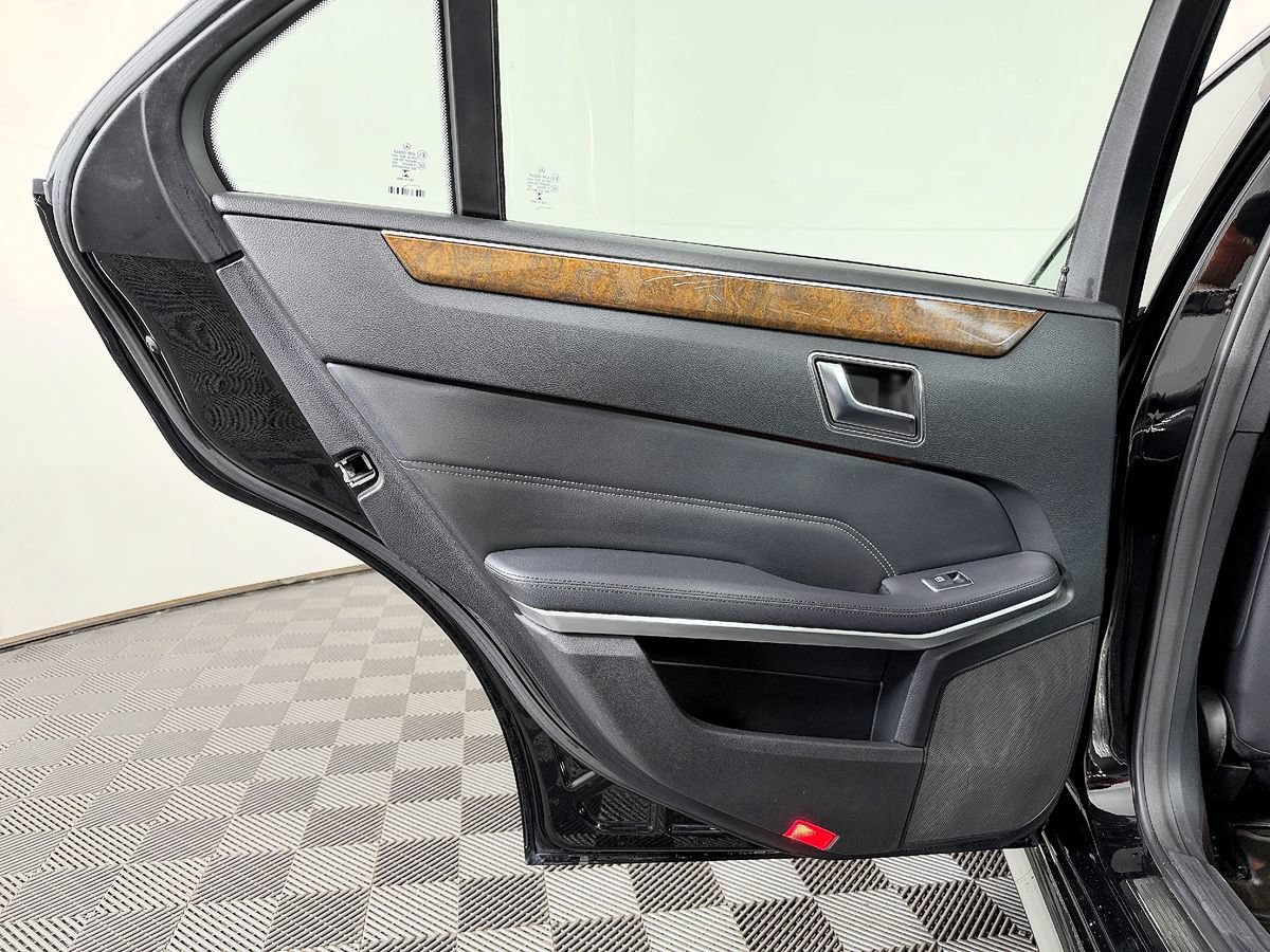 Used 2014 Mercedes-Benz E 350 Sedan image 34