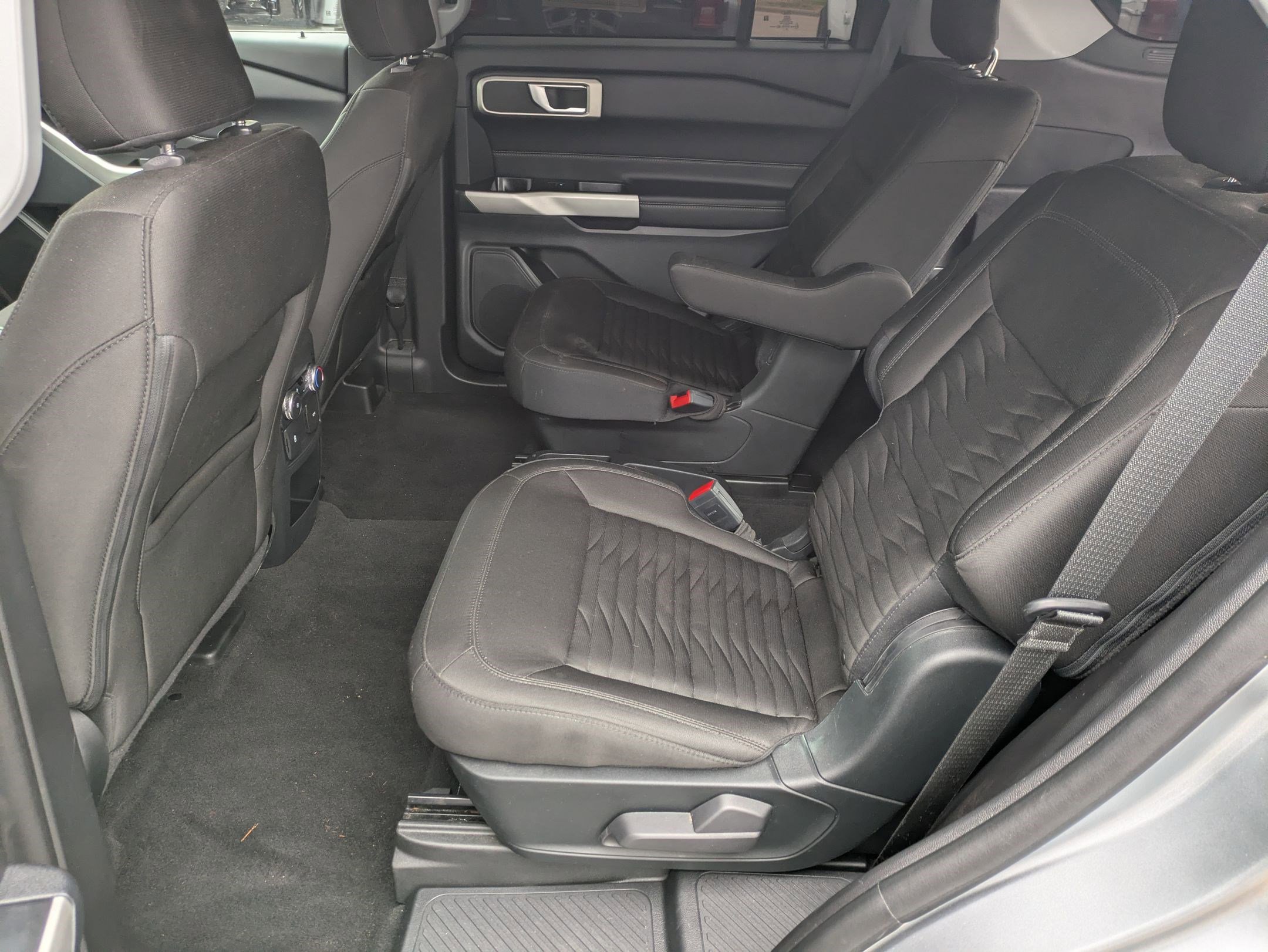 Used 2021 Ford Explorer XLT image 20