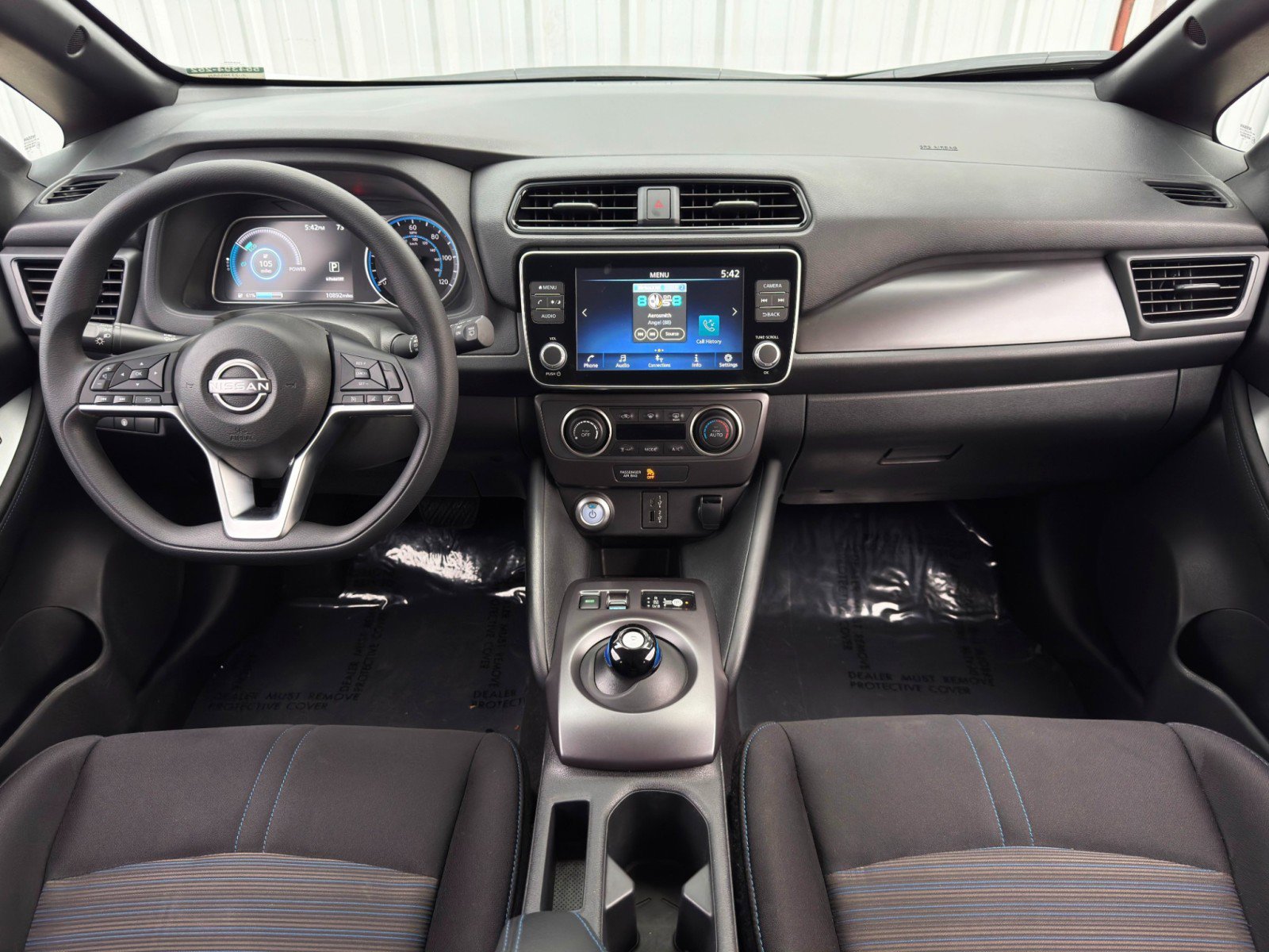 Used 2023 Nissan Leaf S image 11