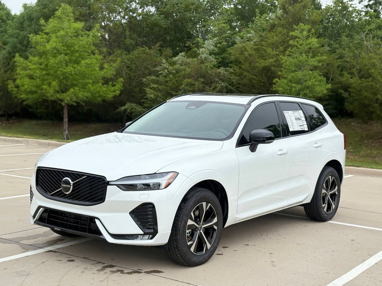 New 2026 Volvo XC60 B5 Core w/ Climate Package AWD/4WD image 2