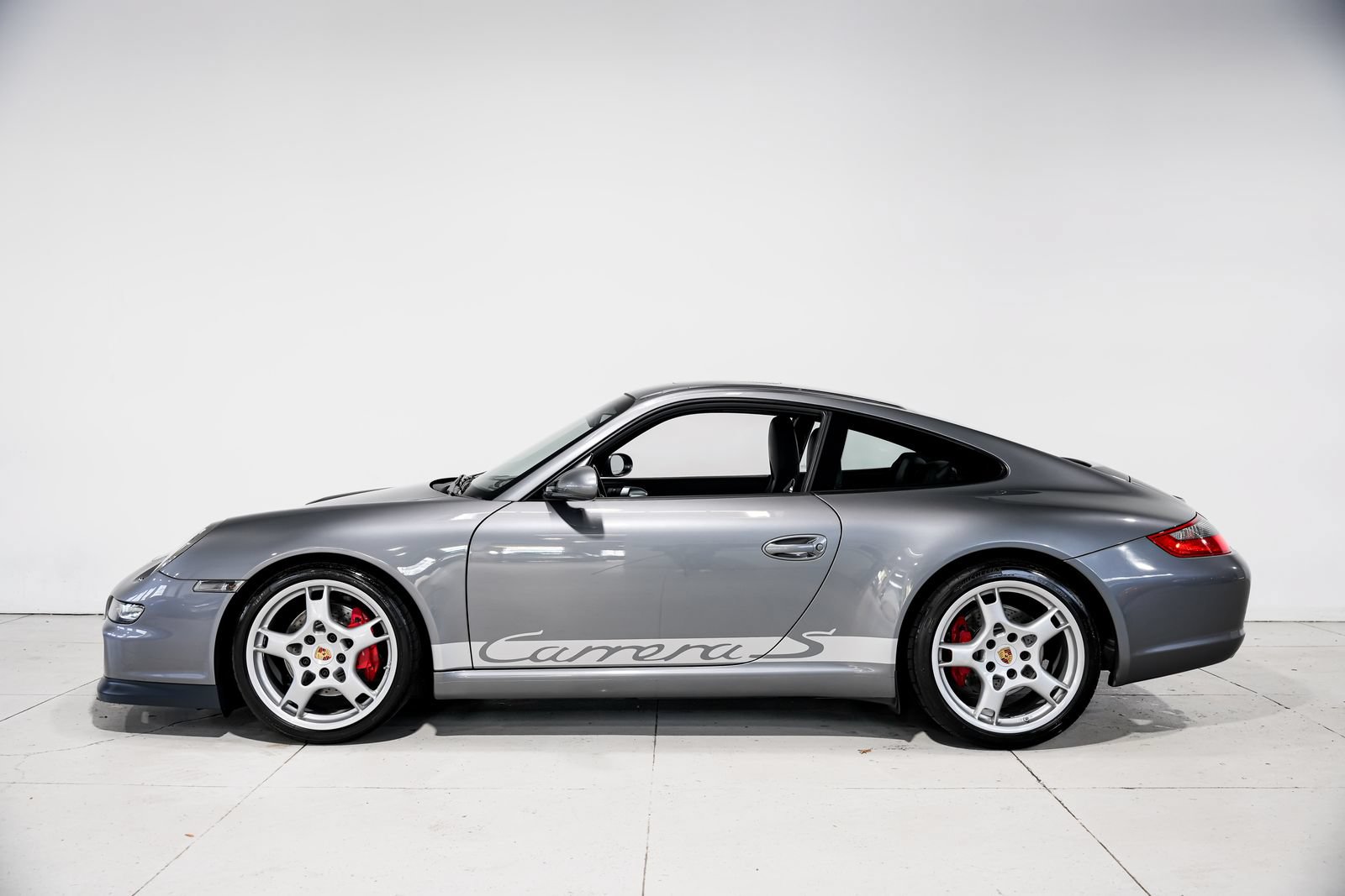 Used 2005 Porsche 911 Carrera S RWD image 7