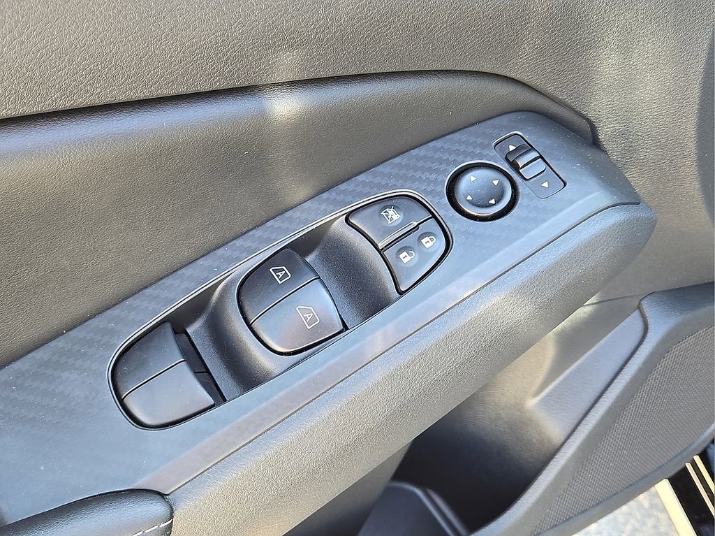 Used 2025 Nissan Altima 2.5 SV image 22