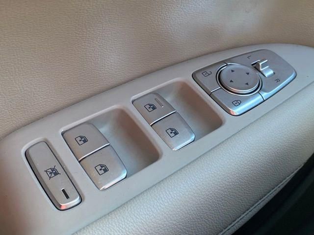 Used 2023 Genesis G70 2.0T image 14