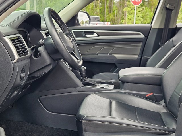 Used 2022 Volkswagen Atlas SE w/ Panoramic Sunroof Package image 16