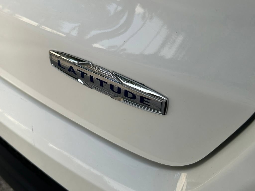 Certified 2018 Jeep Compass Latitude w/ Popular Equipment Group FWD image 35