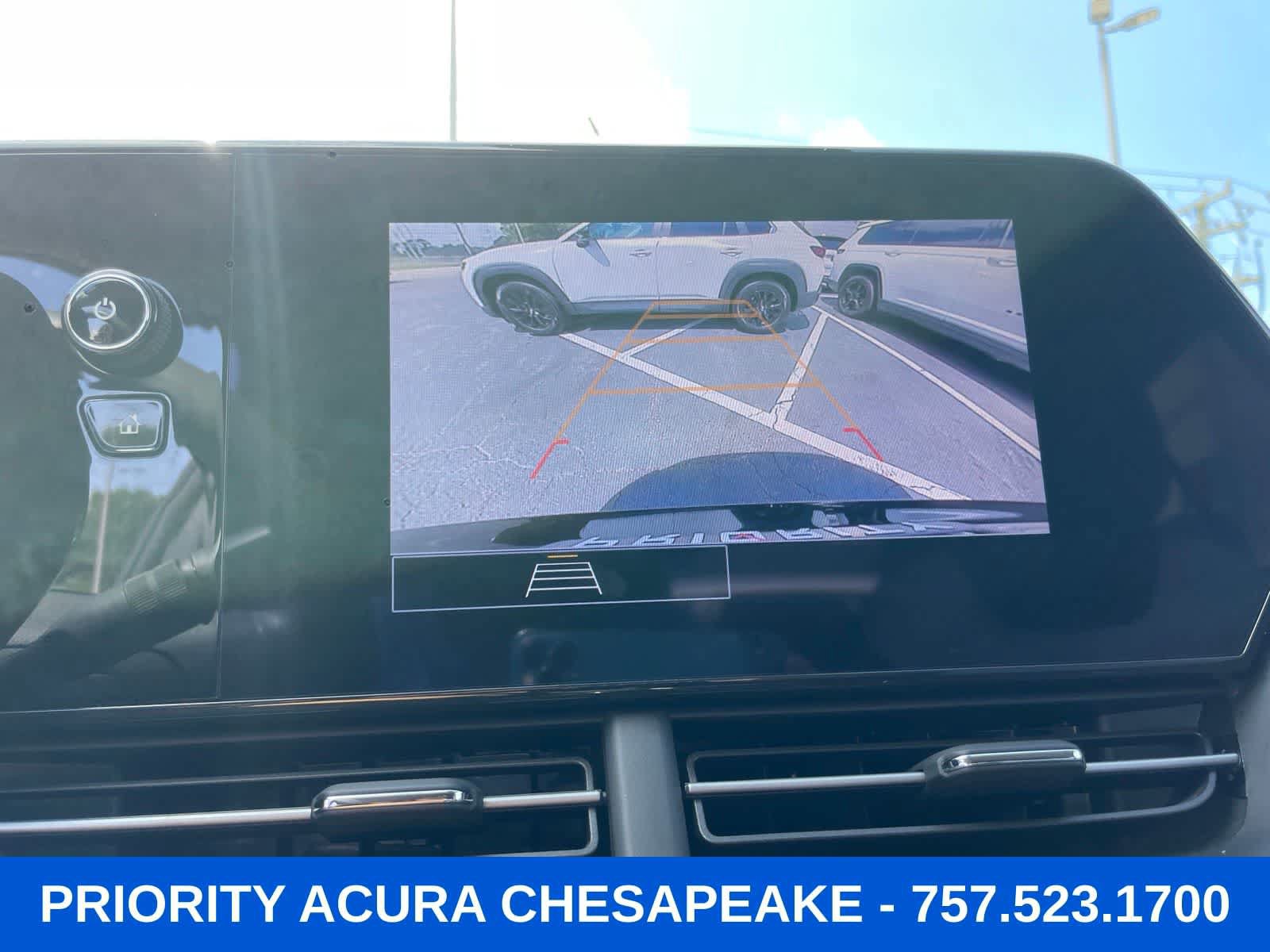 Used 2025 Chevrolet Trax LS w/ LS Convenience Package FWD image 17