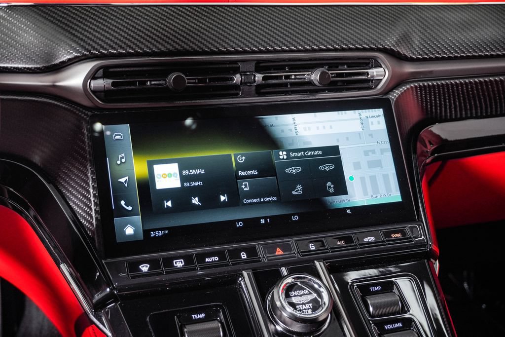 Used 2025 Aston Martin V8 Vantage Roadster RWD image 27