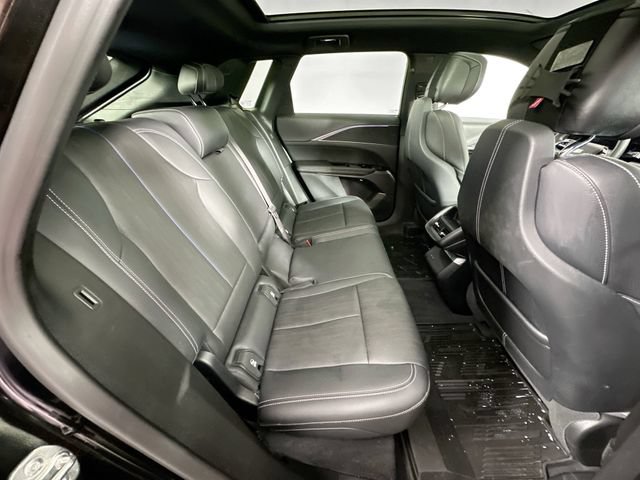 Used 2024 Cadillac Lyriq Luxury AWD/4WD image 29