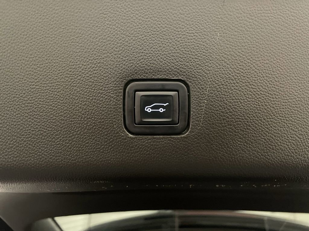 Used 2023 Chevrolet Traverse LT w/ LPO, Floor Liner Package AWD/4WD image 28