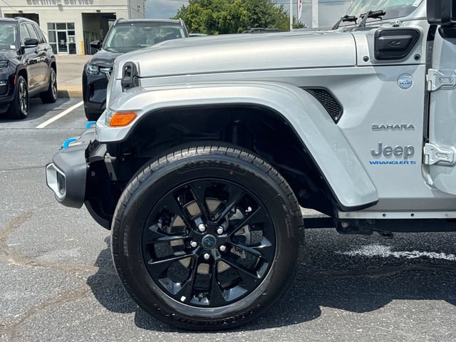 Used 2024 Jeep Wrangler Unlimited Sahara AWD/4WD image 27