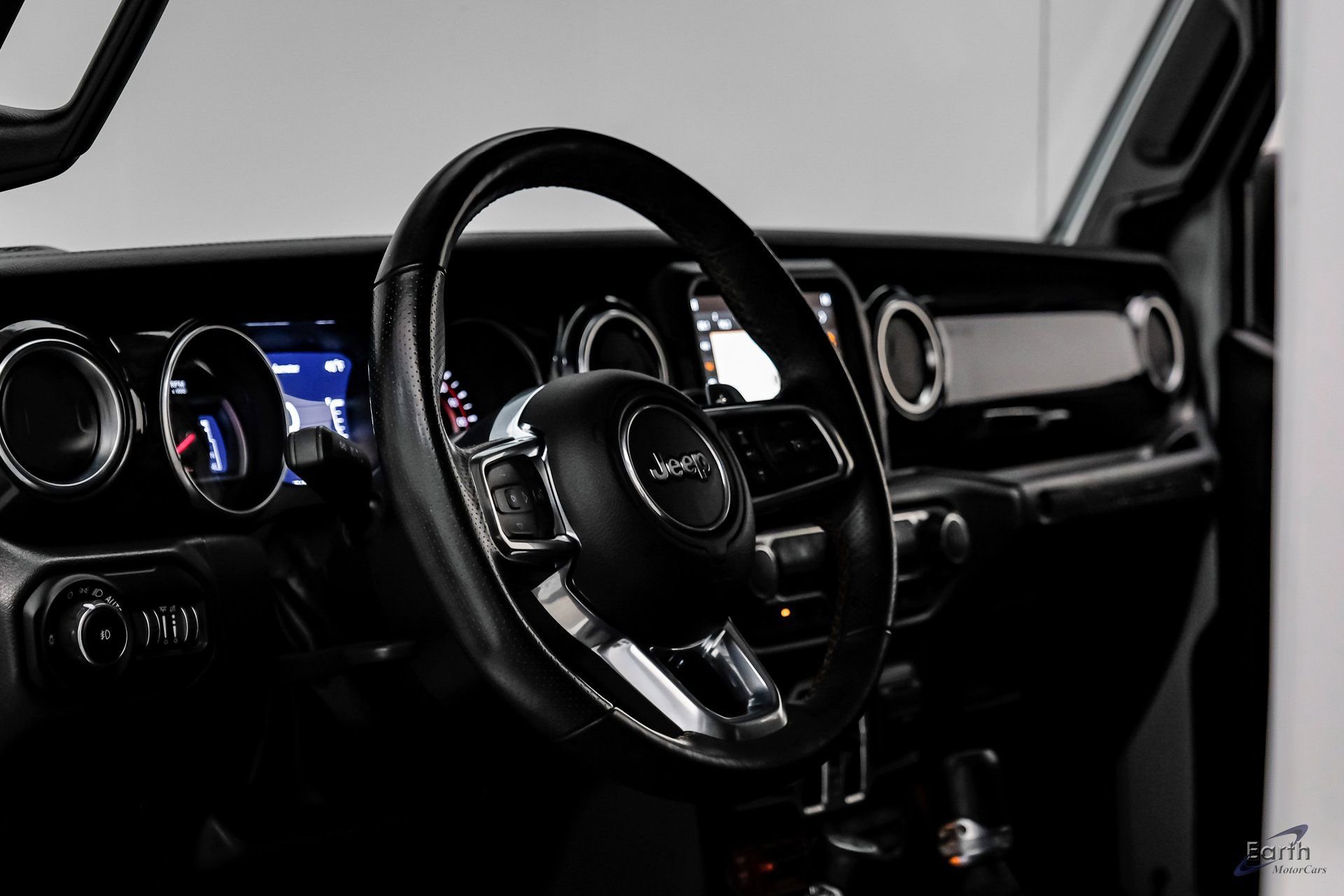 Used 2022 Jeep Wrangler Unlimited Rubicon w/ Xtreme Recon 35" Tire Package image 51