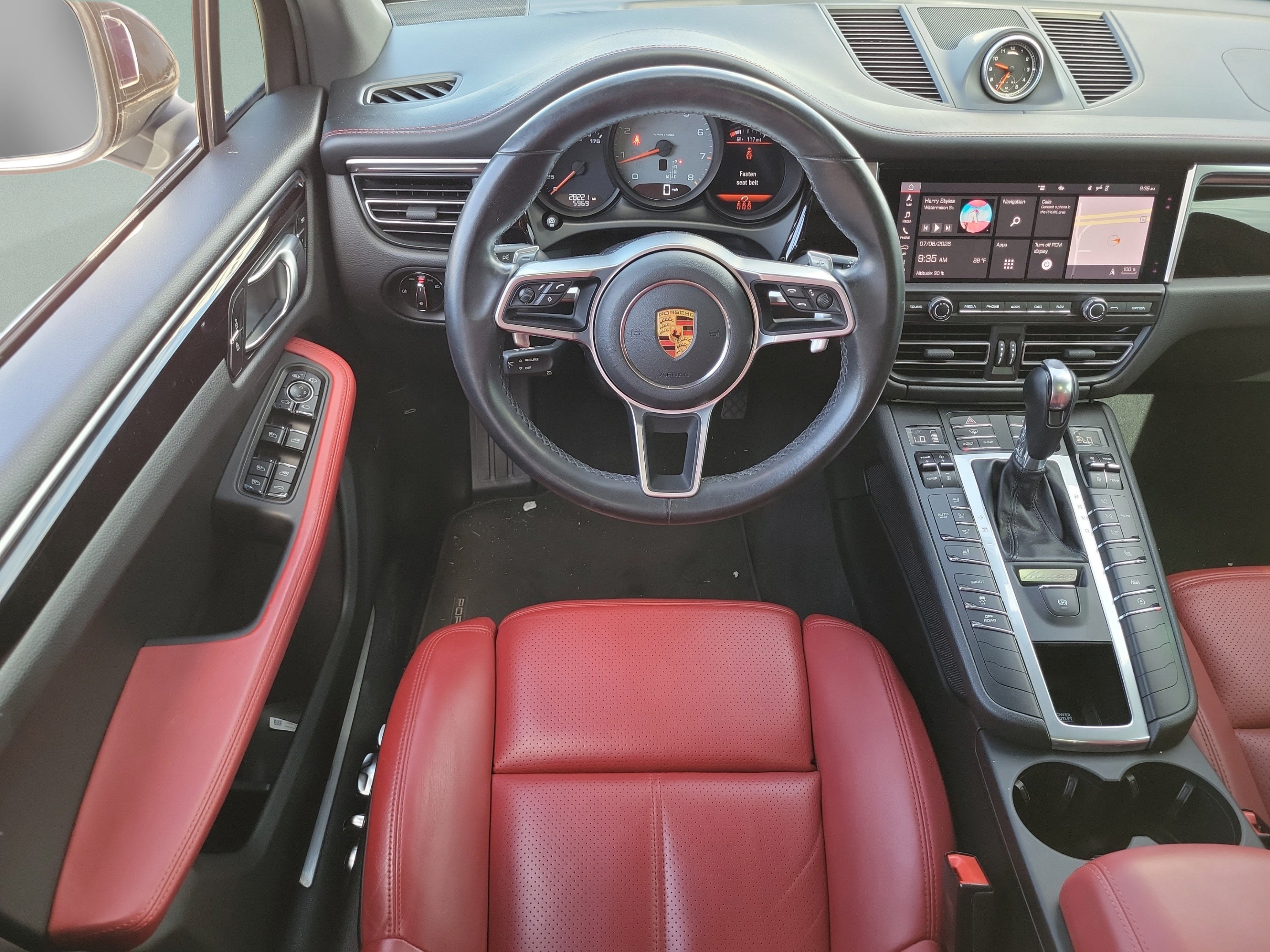 Used 2021 Porsche Macan S AWD/4WD image 8